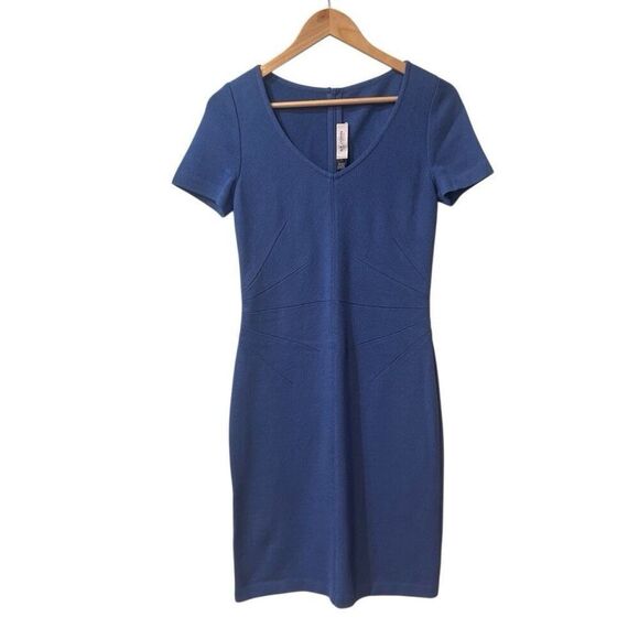 St John Collection Knits Sheath Dress, Wedgewood Blue Size 4 Small Flaw - Picture 1 of 11